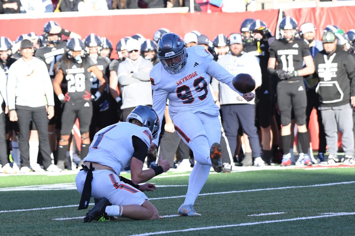 Corner Canyon sets fast pace in 6A title game, tops Skyridge 41-27 ...
